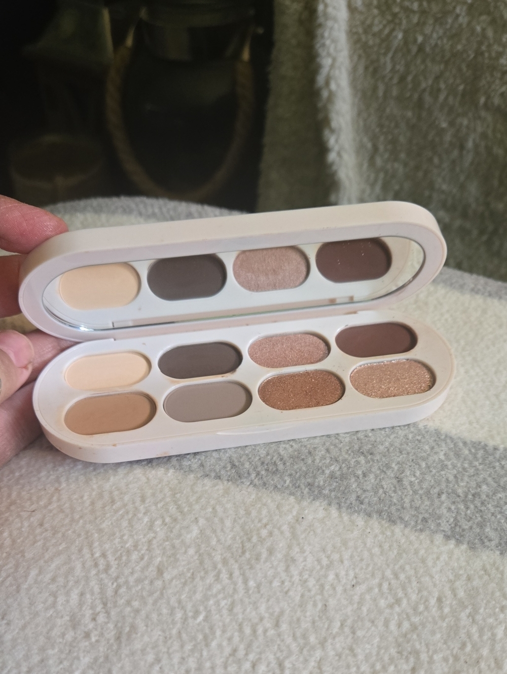 Neutral Eyeshadow Palette — Cream & Brown Shades